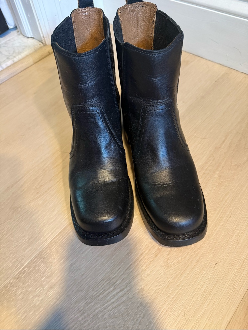 Frye Campus Chelsea Black Leather Pull-On Boots - Worn Once!